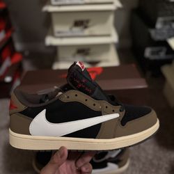 Size 10 Big Brown Traviissss Scoottttsss Nikeee Collaaabss Mochasss :p