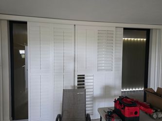 Eclipse Plantation Shutter Package – 14 Panels – Like New