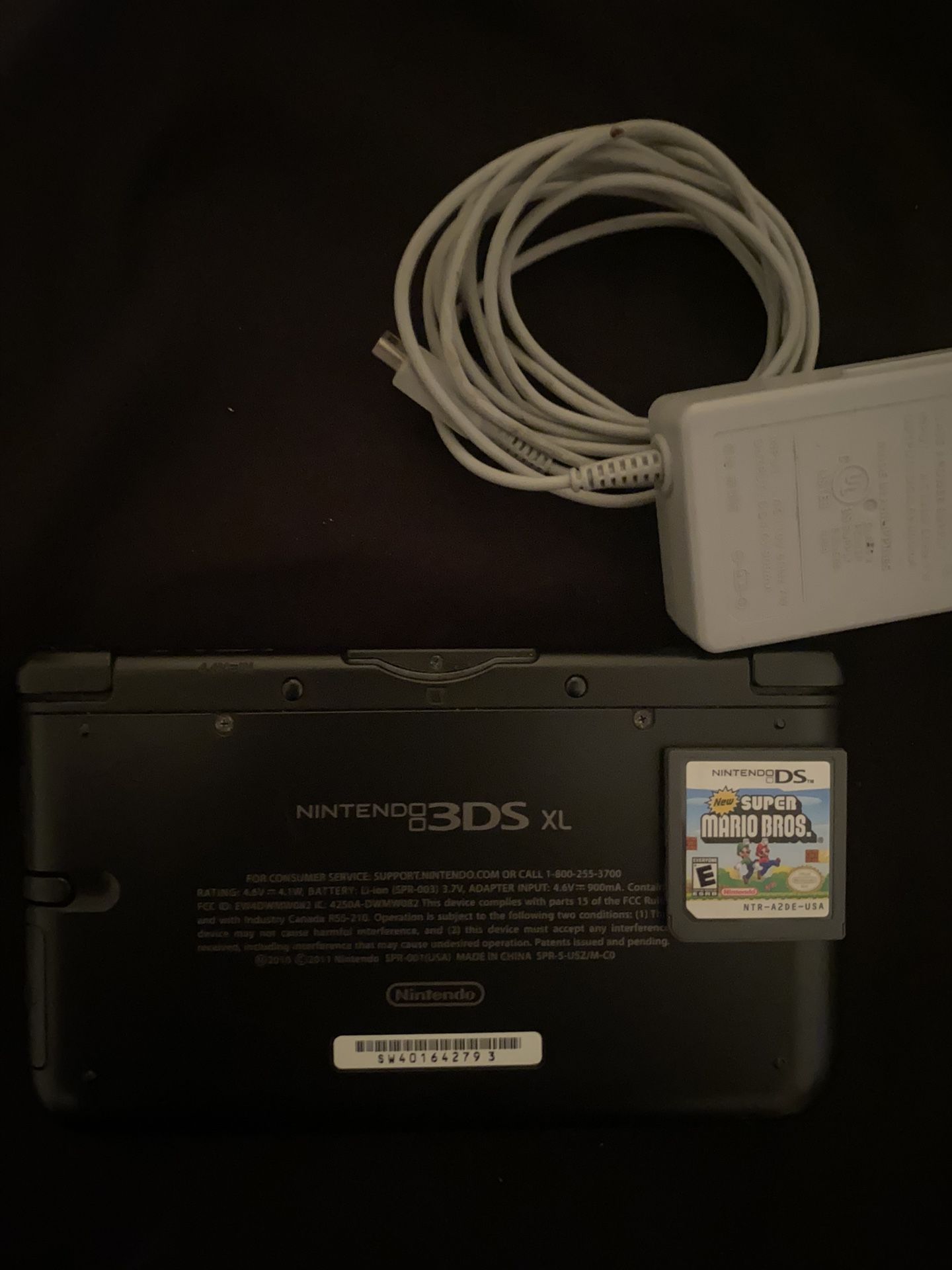 Black Nintendo 3DS XL + Charger + Super Mario bros $140