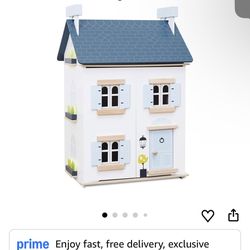 Le Toy Van Doll House