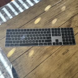 Apple Magic Wireless Keyboard