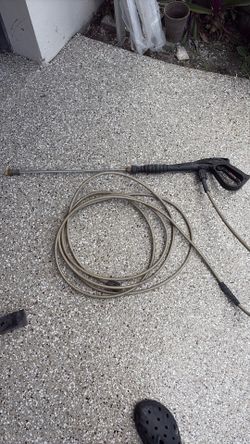 Pressure washer gun