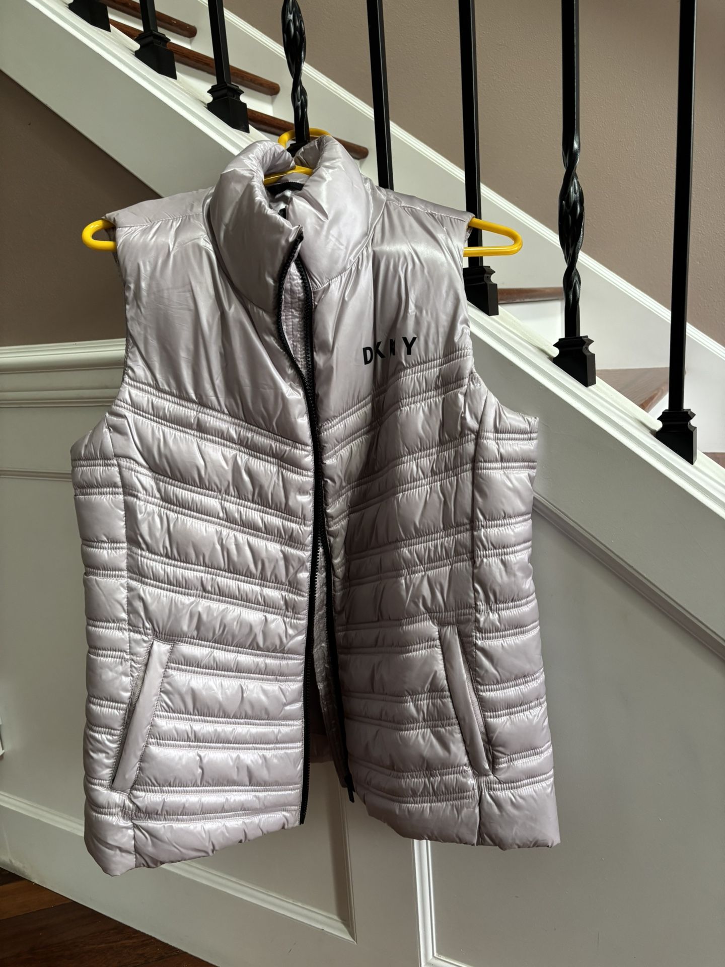 DKNY Women’s Vest Size L