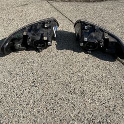 Chrysler mini van headlight, semi new