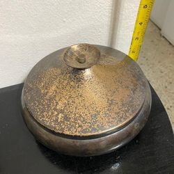 COFRE ANTIGUO DE METAL Y CRISTAL