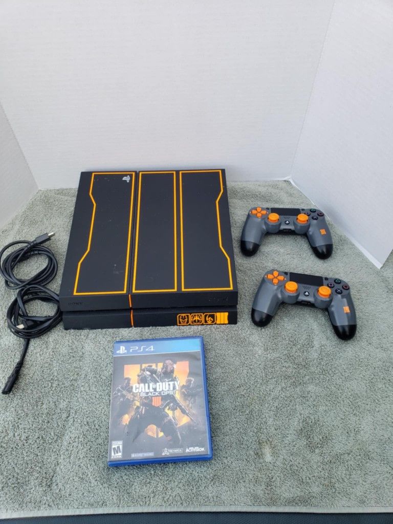 Call of duty Black Ops 4 Game with Call Of Duty Black Ops 3 Edition PS4 Playstation 4 PS 4 1,000GB, 2 Original Controllers $350! Or $400! Jailbreak 9.