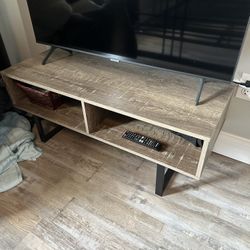 Fullsize Bed W Nightstands And Tv Stand