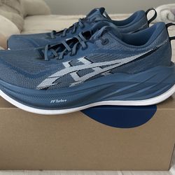 Men’s Asics Superblast - Size 13 - $125