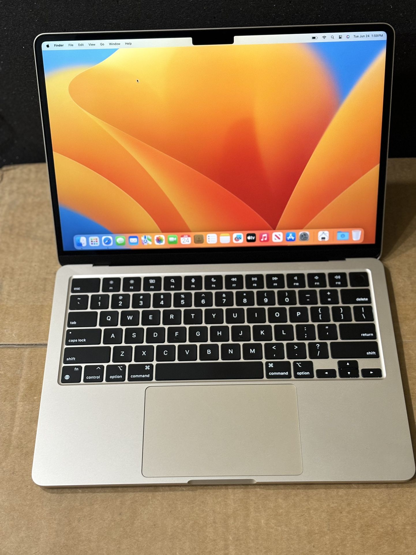 MacBook Air 13 M2 2022 8 gb ram 256 gb ssd starlight