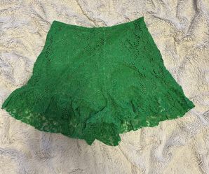 Womens Zara Green floral Lace crochet ruffle hem short Shorts hot pants Size S