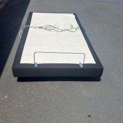 REVERIE Twin Adjustable Bed