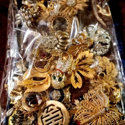 Vintage Brooch Curated Grab-bag