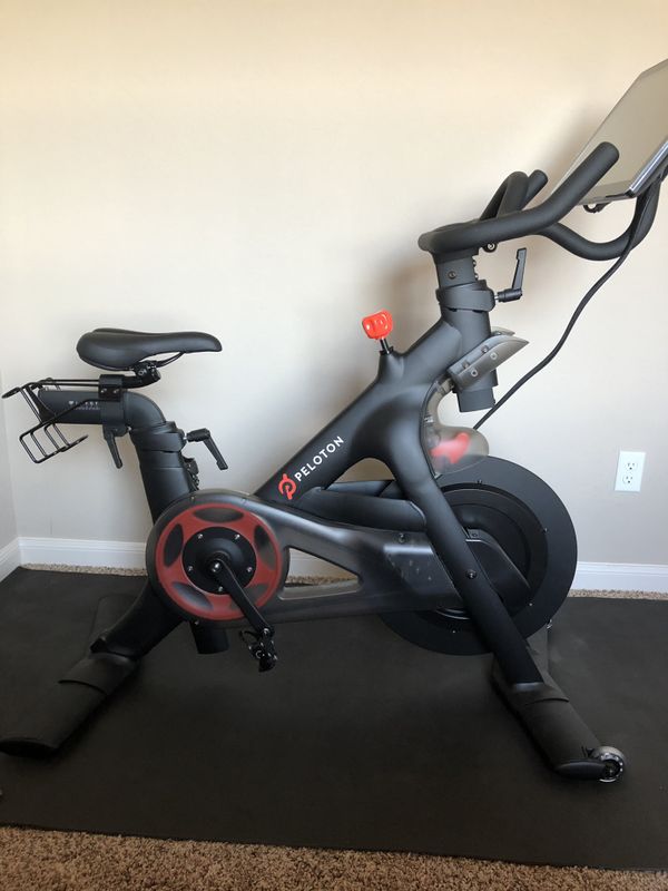 1st generation Peloton for sale barely used excellent