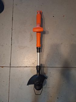 Black+Decker LST-201 String Trimmer