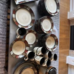 Pfaltzgraff Taos  Dish Set