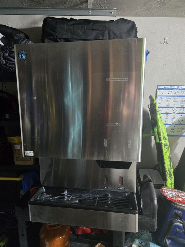 Hoshizaki Crunchy Ice Machine/Water Dispenser