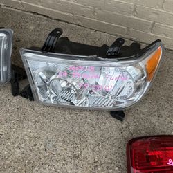 2007-13 Toyota Tundra Left Headlight 