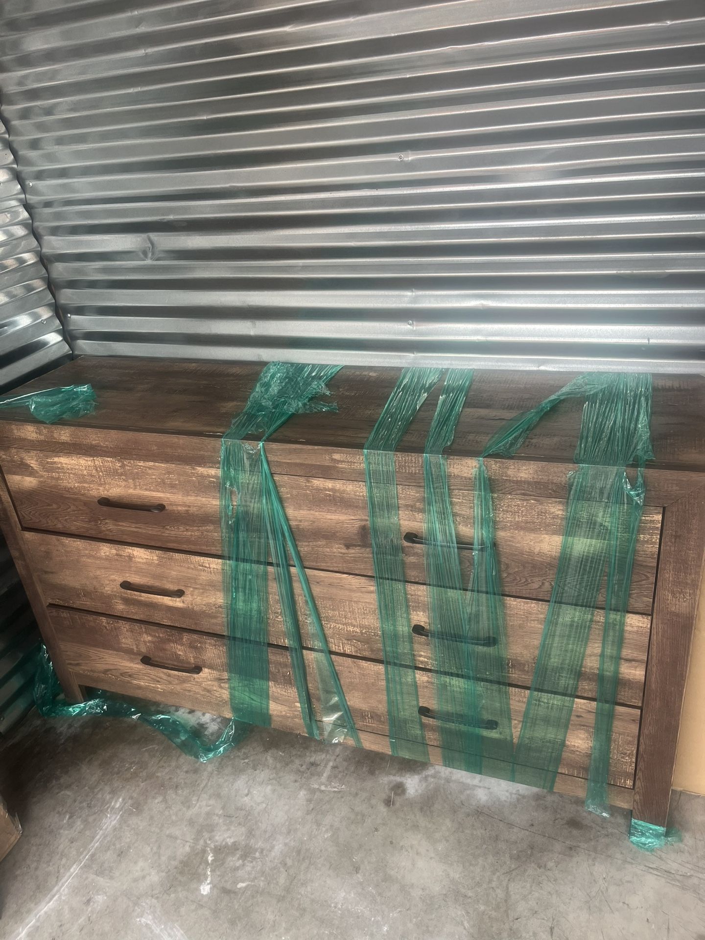 Brown 6-drawer Dresser and Mirror