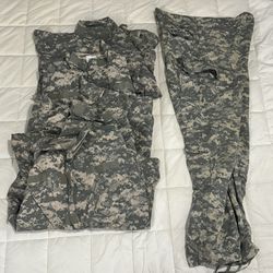 US Army Military Issue Digital Camo ACU Combat Coat Jacket SZ Medium / Long  & pants 
