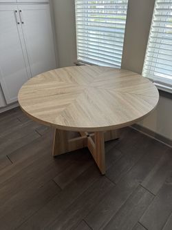 Round Light Oak Dining Table