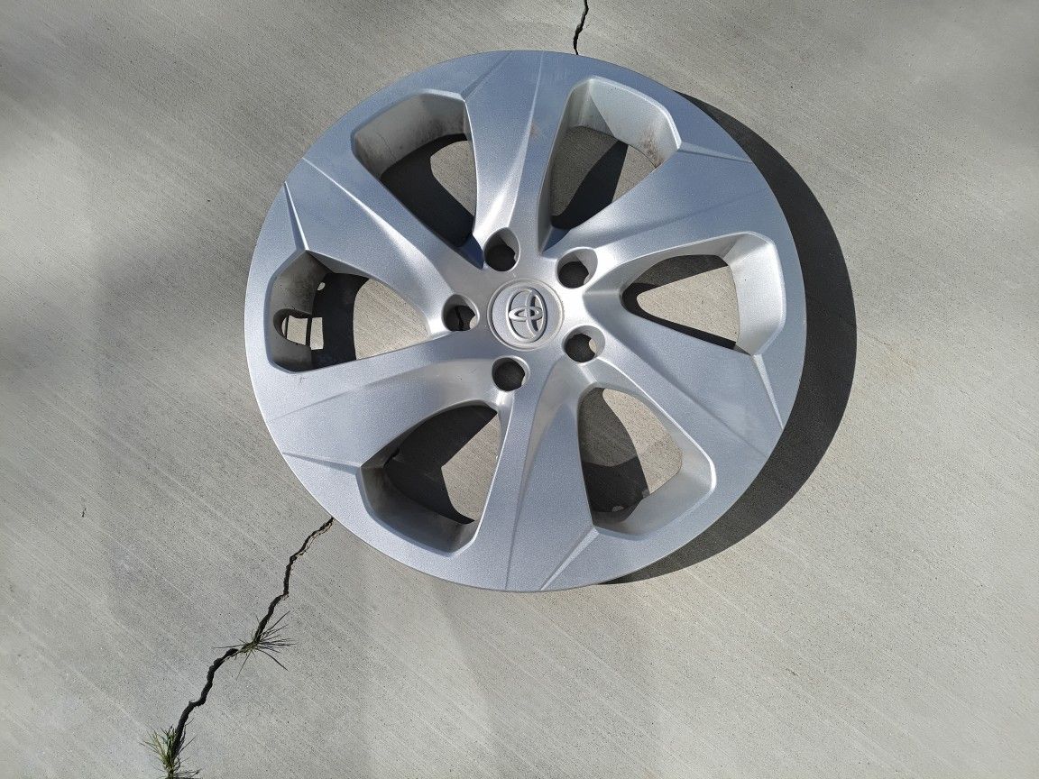 17" Toyota Hubcap