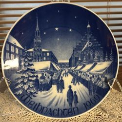 Christmas Market Nuremberg vintage 1969 Bavaria Bareuther Waldassen porcelain plate Weihnachten 7.75