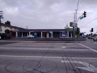 Retail building for lease in Whittier