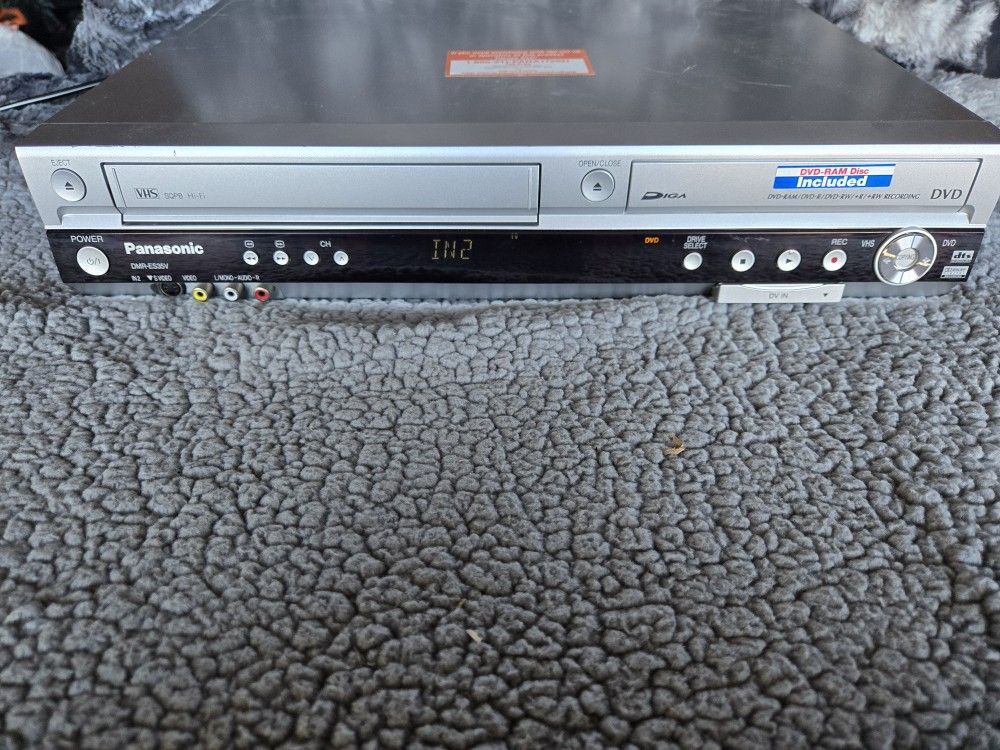Panasonic DVD / VCR Combo Player DMR-ES35V