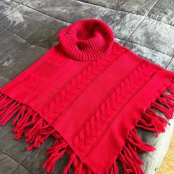 Cable Knit Round Poncho 