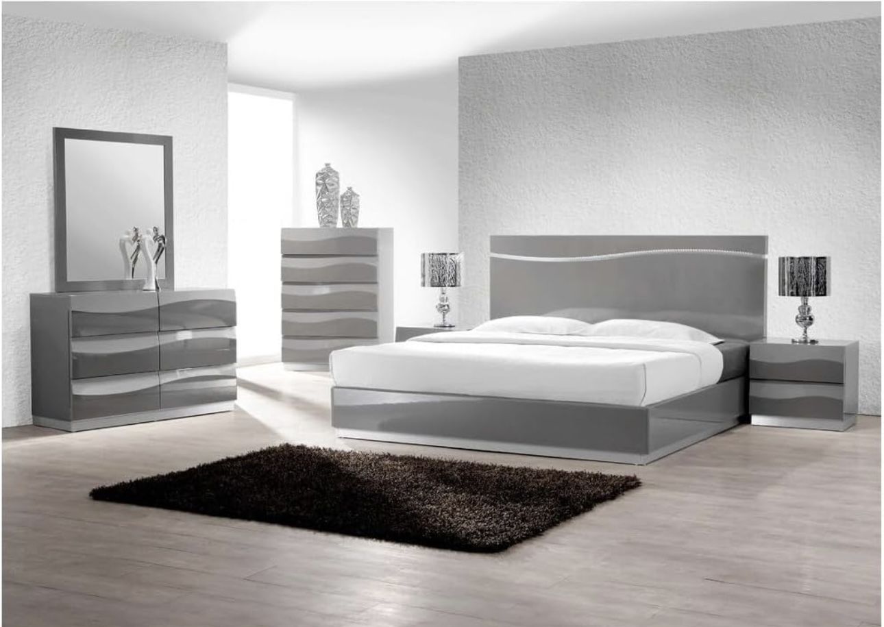Best Master Leon 5-Piece Poplar Wood Queen Bedroom Set in Gray High Gloss