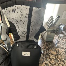 Momtory Baby Carrier