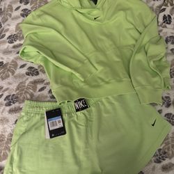 NWT Nike shirt and sweater outfit