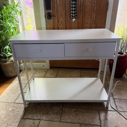 White Desk **LIKE NEW**