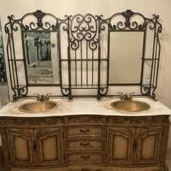 Antique High quality Bathroom Vanity.