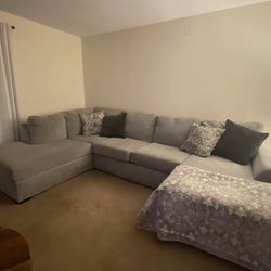 Broyhill Parkdale Sectional