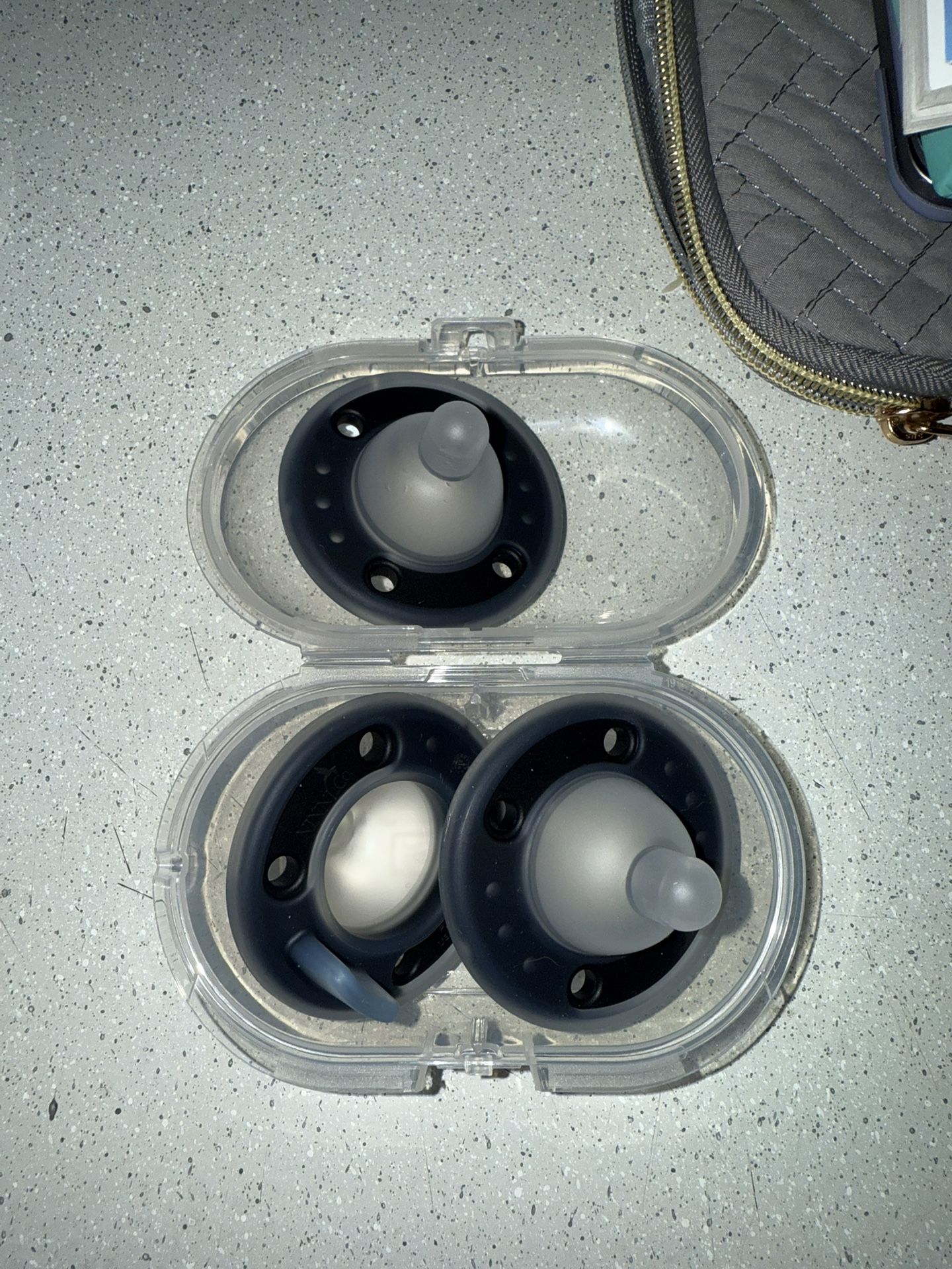 4 Ninni Co Pacifiers