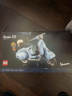 Brand New Lego Vespa 125
