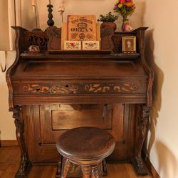 Pump Organ