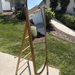 Stand up mirror