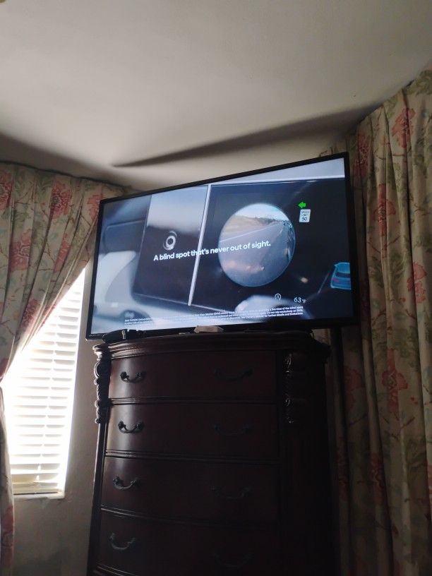 Flat Screen Sanyo Tv,,Big 65"