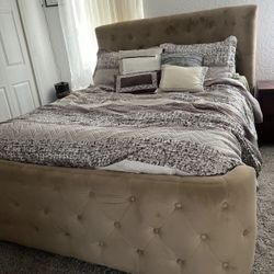 Queen Size Bed 