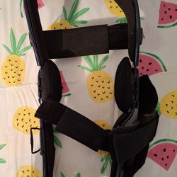 Donjoy Four Points Of Leverage Knee Brace