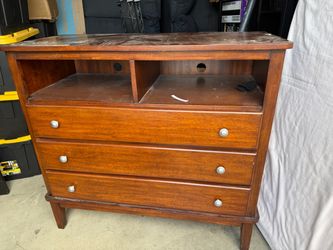 Dresser