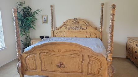 king size wood bed