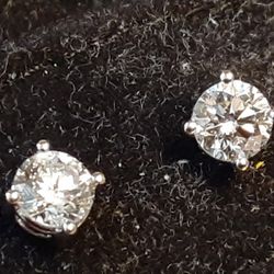 One Carat Diamond Stud Earrings