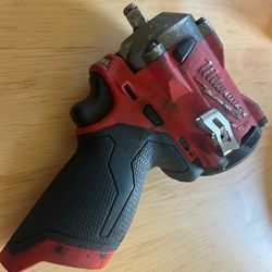 Firm!Milwaukee M12 FUEL 12V Lithium-Ion Brushless Cordless Stubby 3/8” Impact Wrench (Tool-Only)