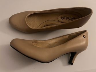 Beige pump heels