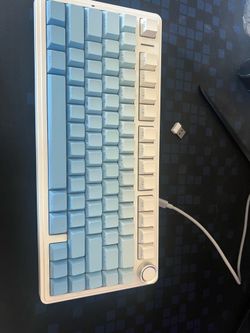 AULA  F750pro