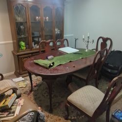 Kitchen Table And Hutch