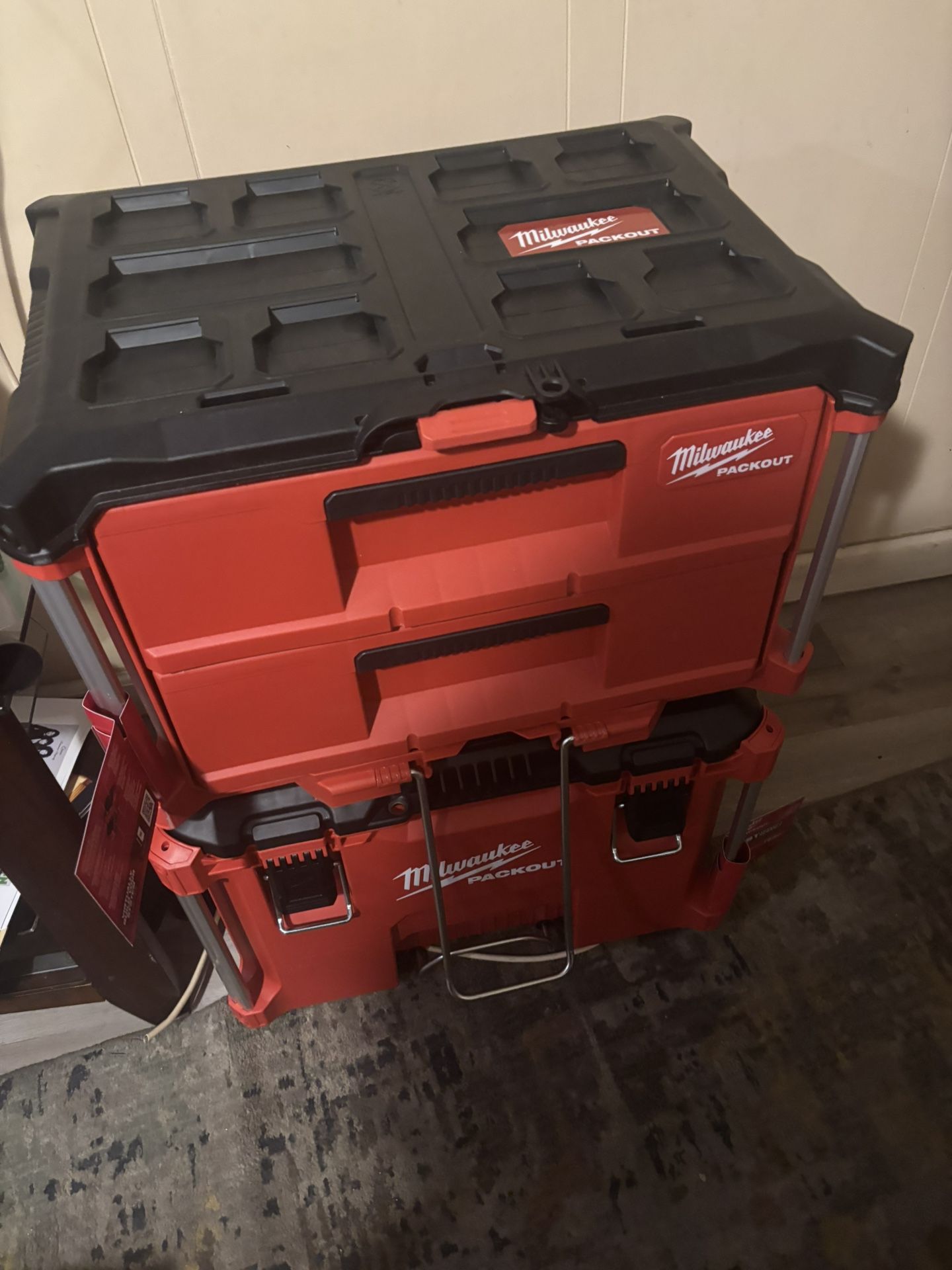 Milwaukee pack out box cart with drawers